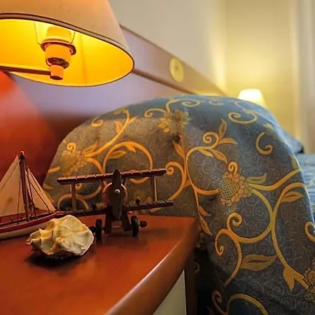 Easy Meryon Hotel 3*